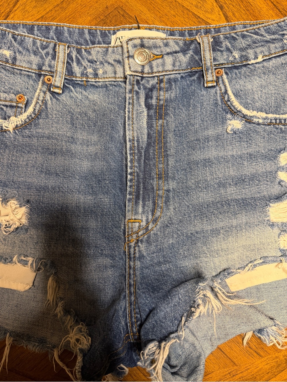 Zara distressed denim shorts size 8 - Picture 2 of 6